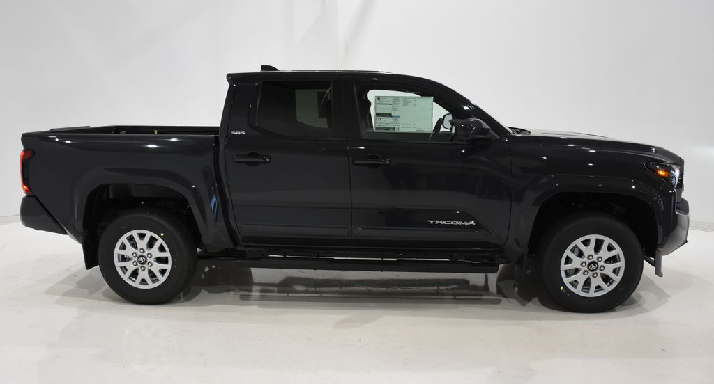 2024 Toyota Tacoma SR5 3