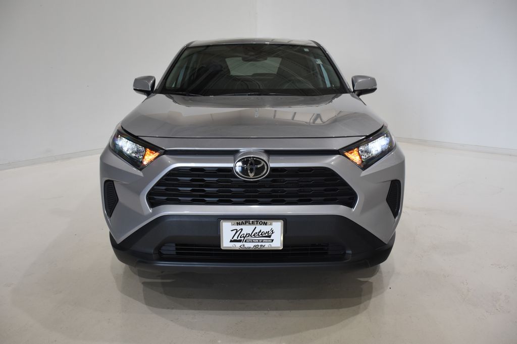 2022 Toyota RAV4 LE 2