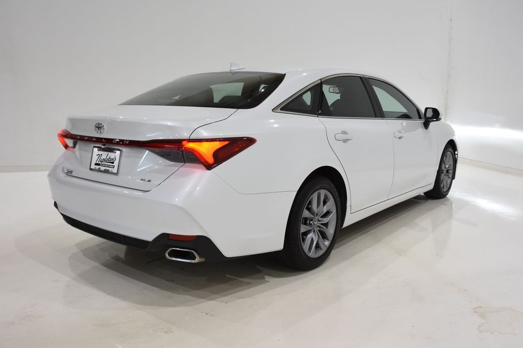 2019 Toyota Avalon XLE 4