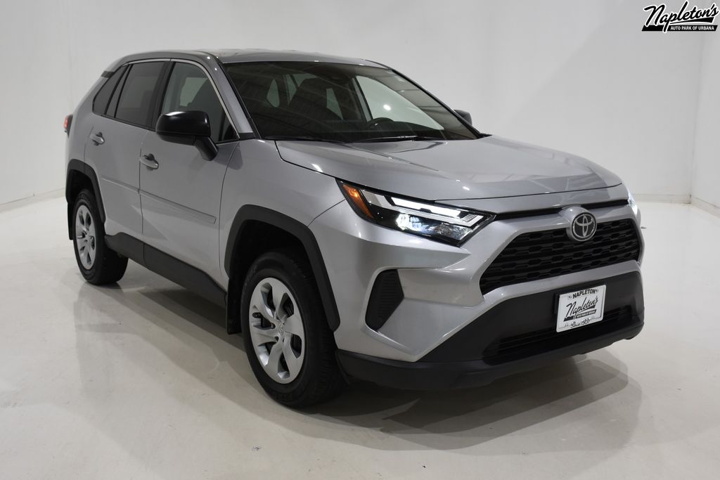 2023 Toyota RAV4 LE 1