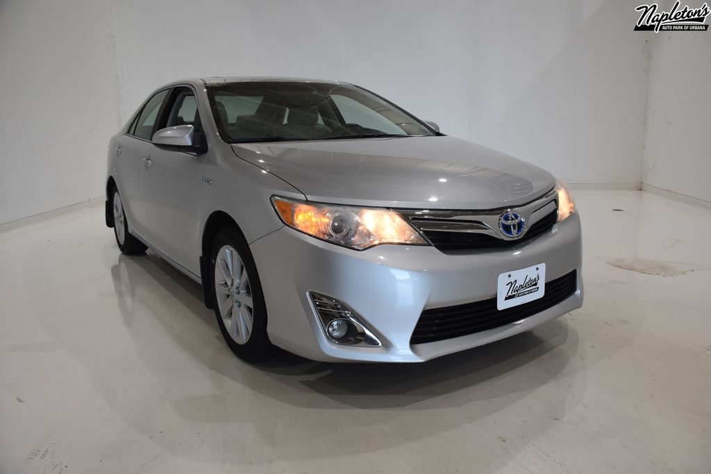 2013 Toyota Camry Hybrid XLE 1