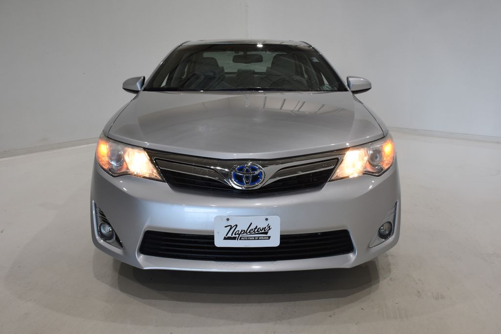 2013 Toyota Camry Hybrid XLE 2