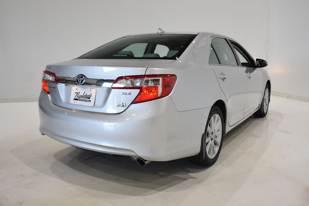 2013 Toyota Camry Hybrid XLE 4