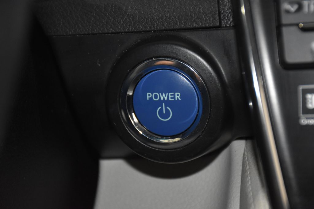 2013 Toyota Camry Hybrid XLE 12