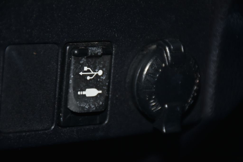 2015 Toyota RAV4 Limited 17