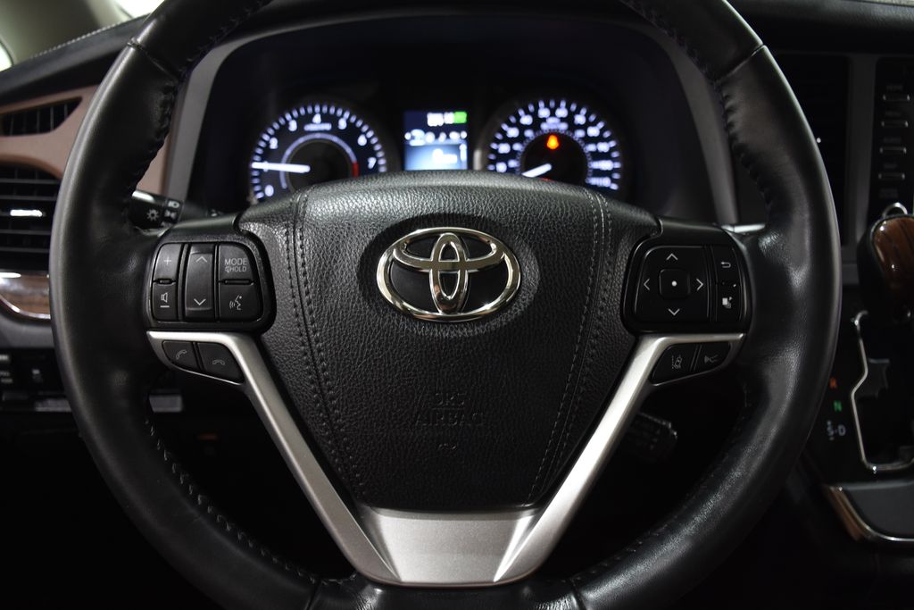 2019 Toyota Sienna Limited Premium 8