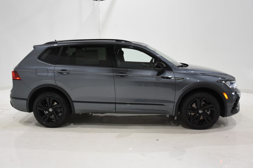 2024 Volkswagen Tiguan 2.0T SE R-Line Black 3