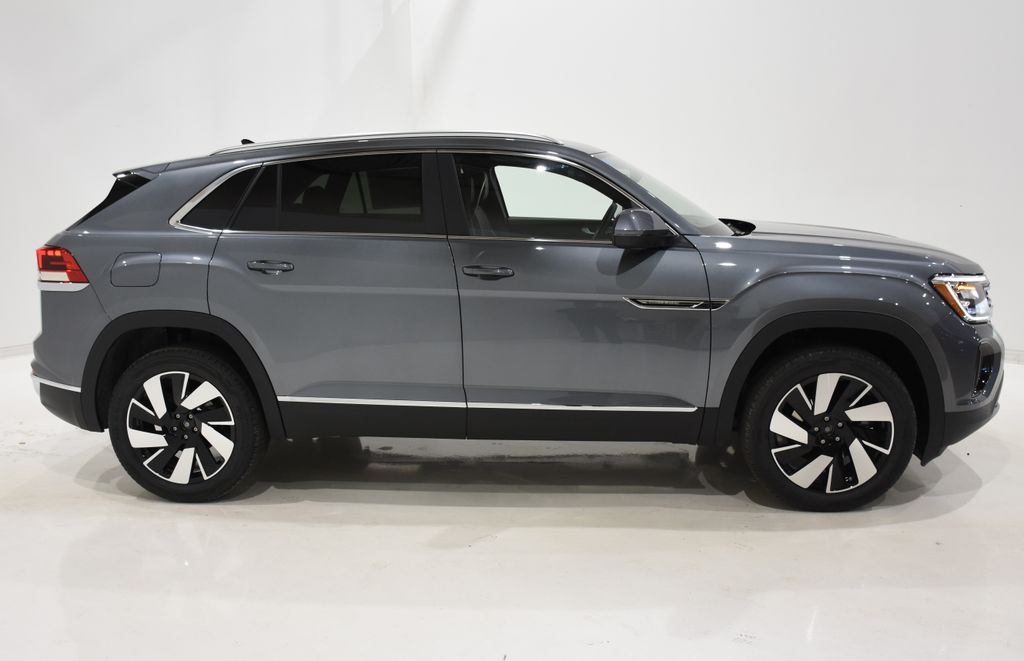 2025 Volkswagen Atlas Cross Sport 2.0T SEL 3