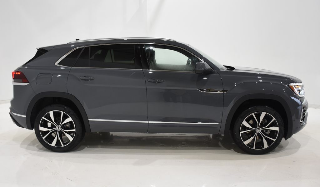 2025 Volkswagen Atlas Cross Sport 2.0T SEL Premium R-Line 3