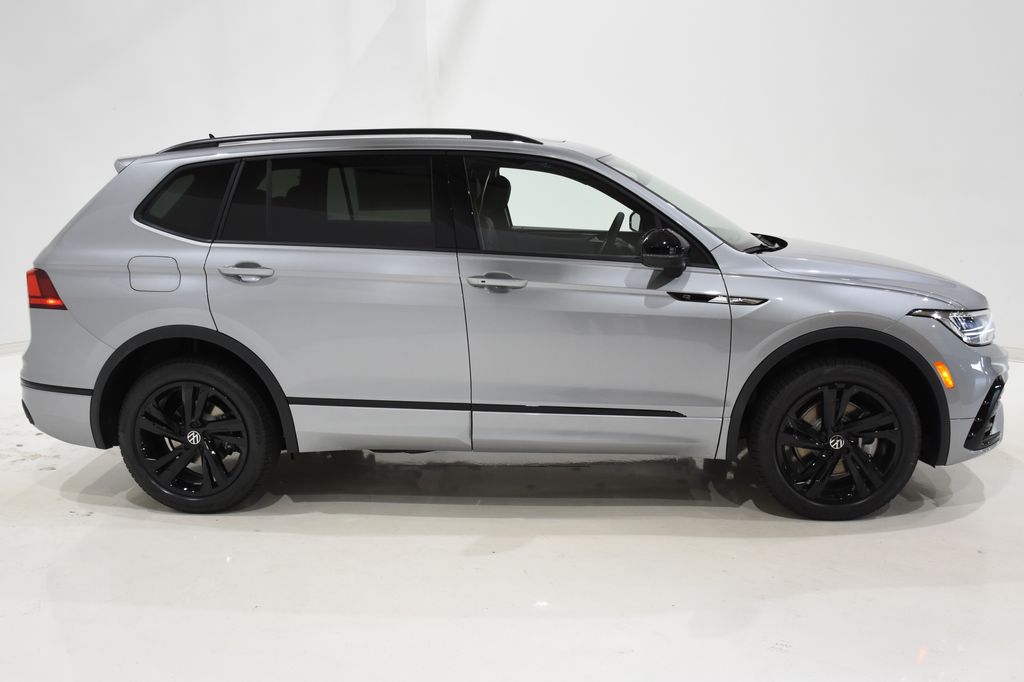 2024 Volkswagen Tiguan 2.0T SE R-Line Black 3