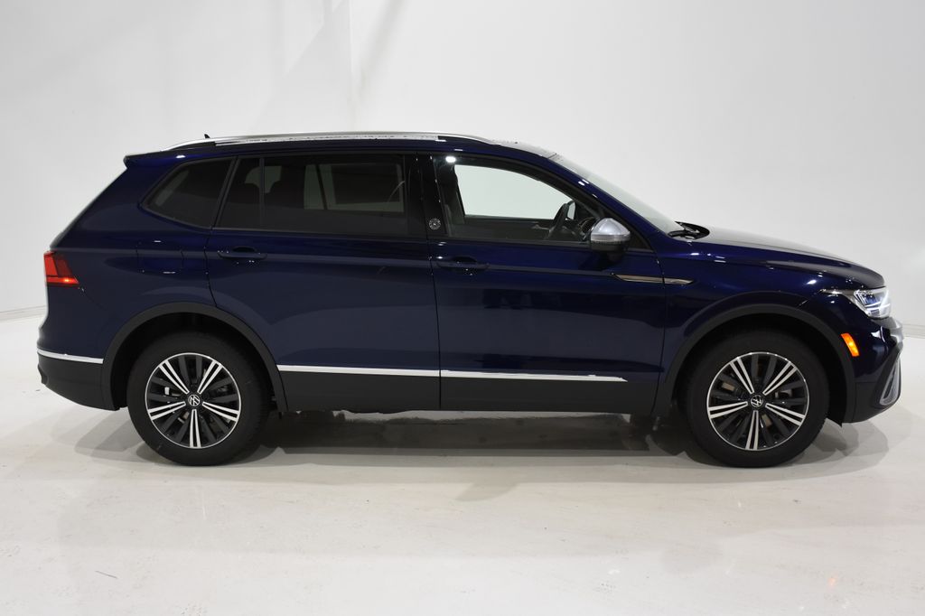 2024 Volkswagen Tiguan Wolfsburg 3