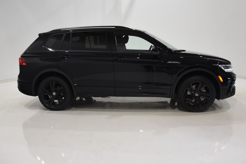 2024 Volkswagen Tiguan 2.0T SE R-Line Black 3