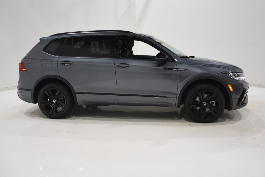 2024 Volkswagen Tiguan 2.0T SE R-Line Black 3