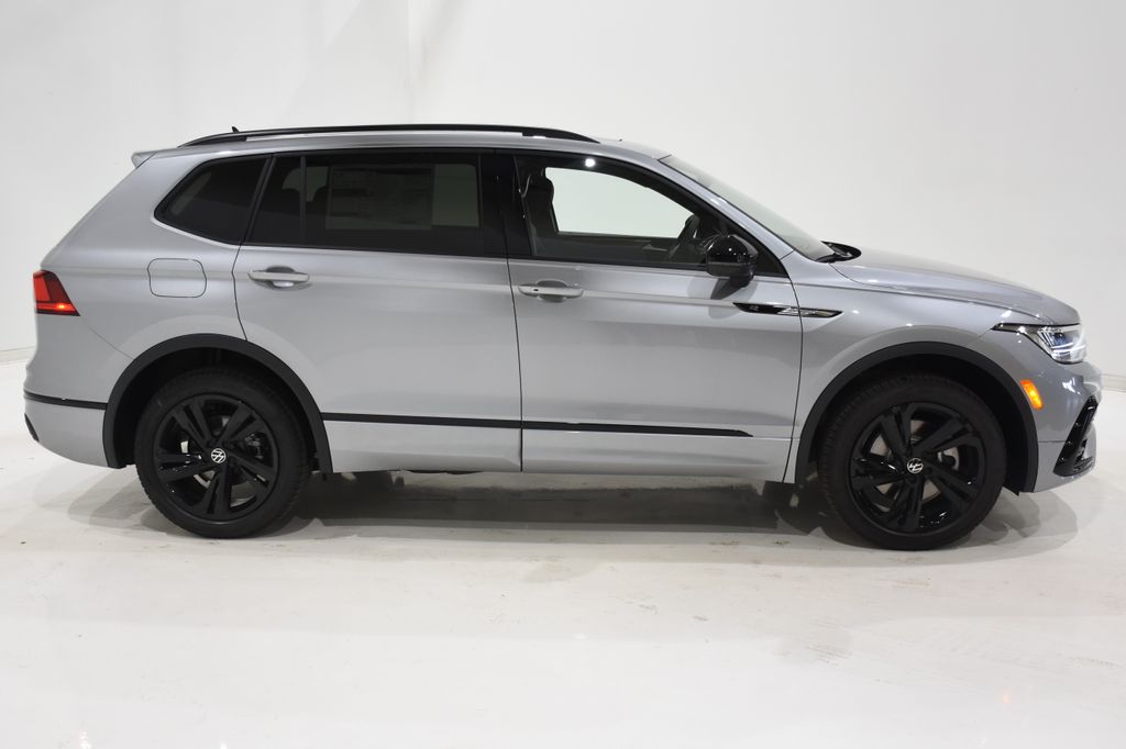 2024 Volkswagen Tiguan 2.0T SE R-Line Black 3