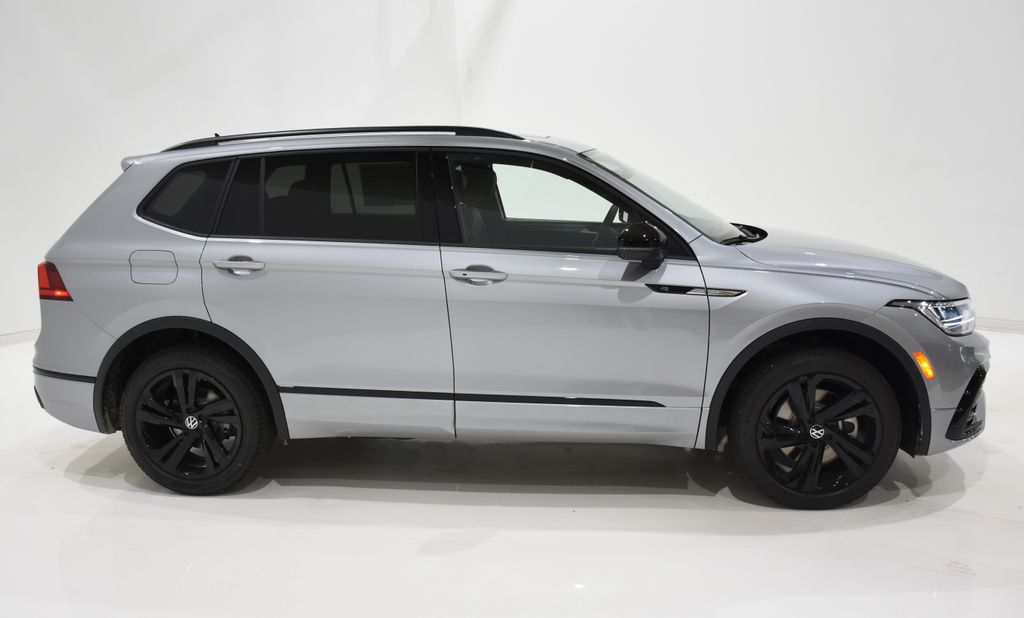 2024 Volkswagen Tiguan 2.0T SE R-Line Black 3