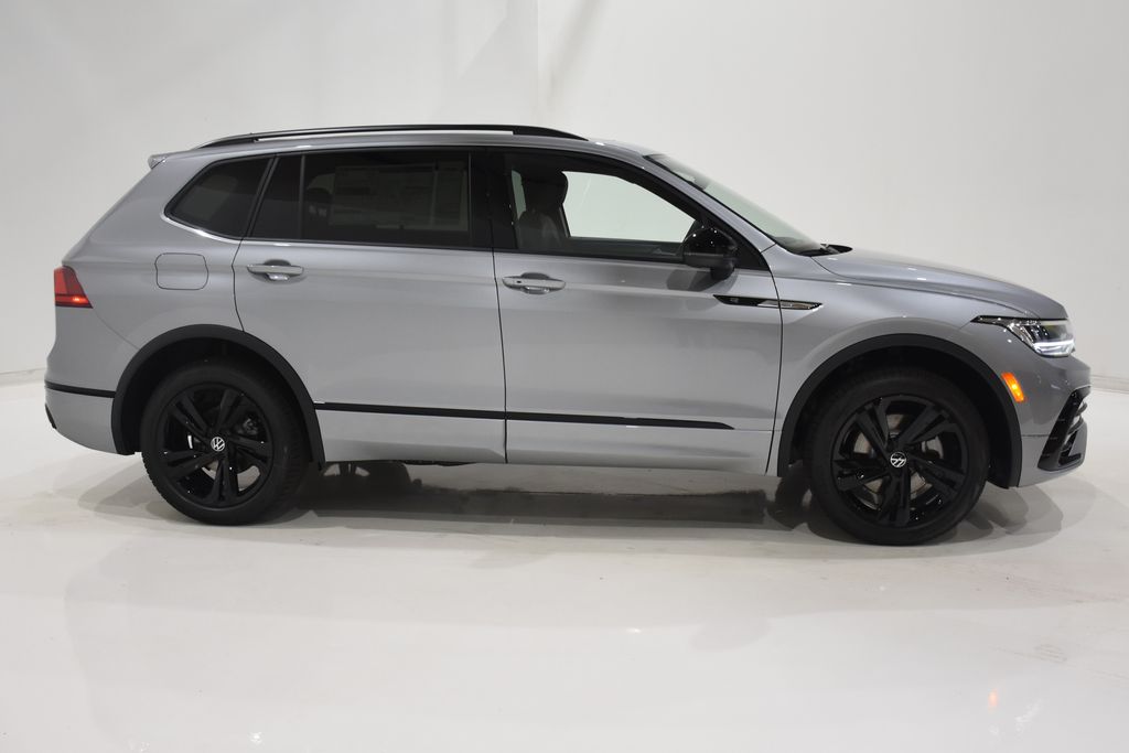 2024 Volkswagen Tiguan 2.0T SE R-Line Black 3