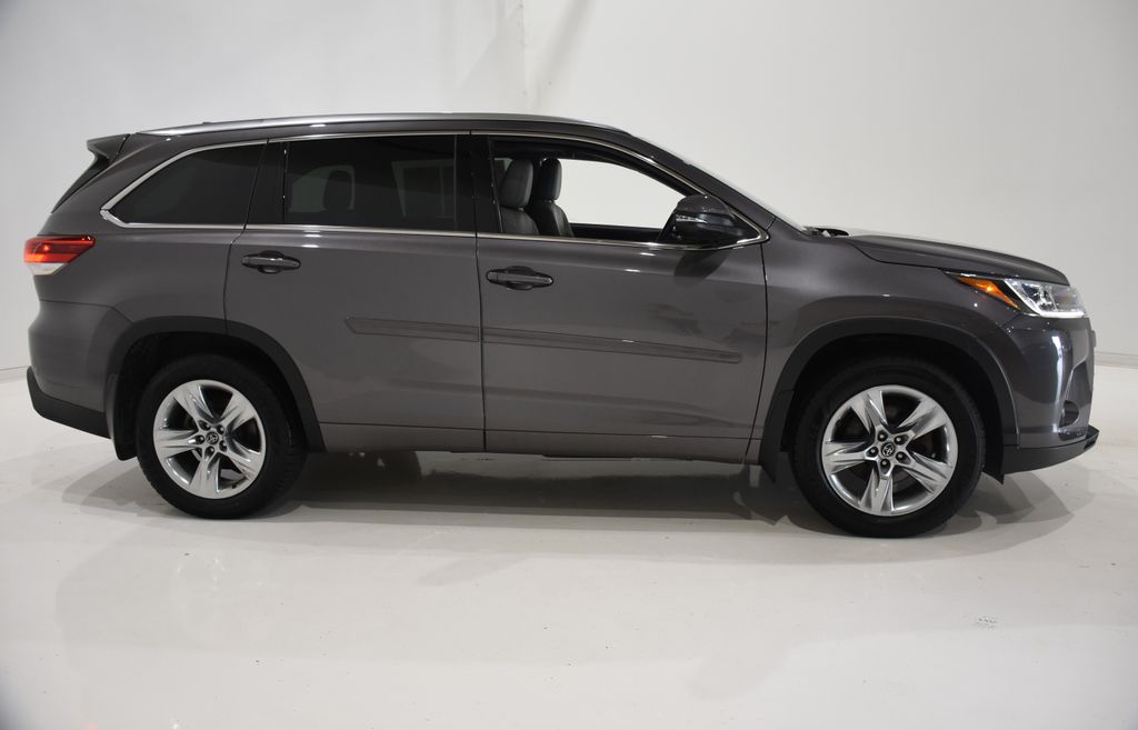 2017 Toyota Highlander Limited 3