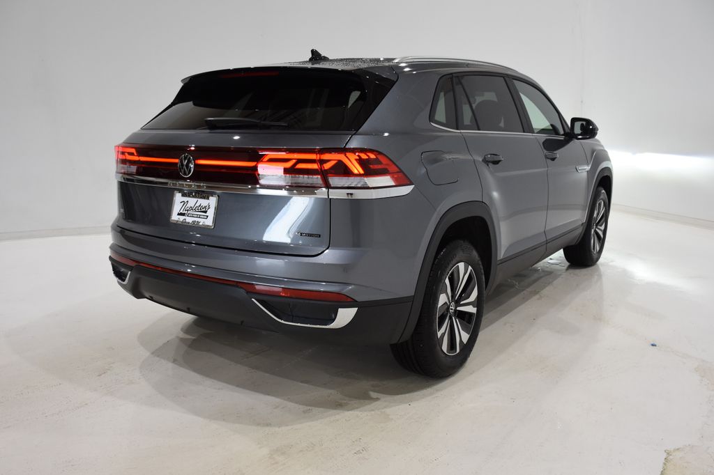 2024 Volkswagen Atlas Cross Sport 2.0T SE 3