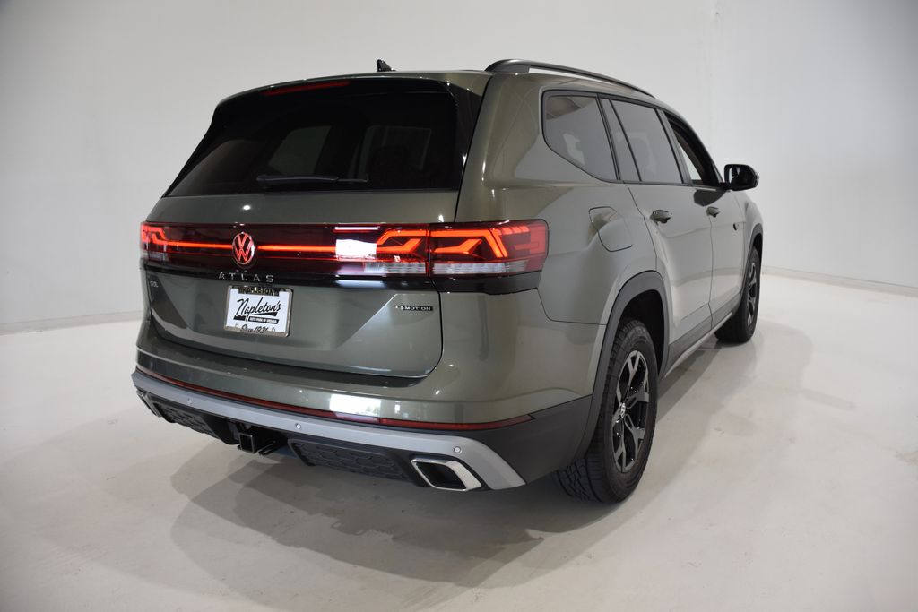 2024 Volkswagen Atlas 2.0T Peak Edition SEL 3