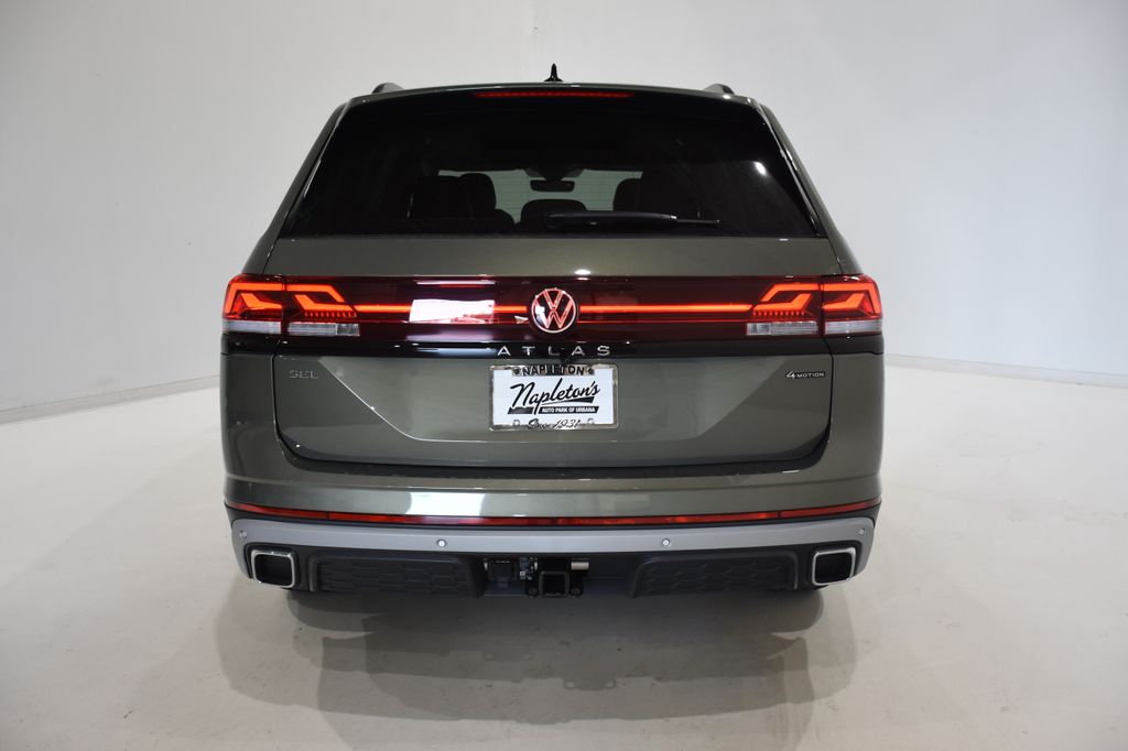 2024 Volkswagen Atlas 2.0T Peak Edition SEL 4