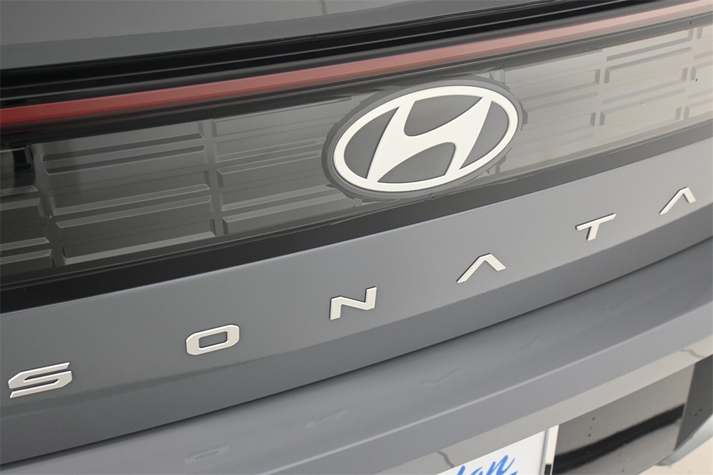 2024 Hyundai Sonata Hybrid Limited 8