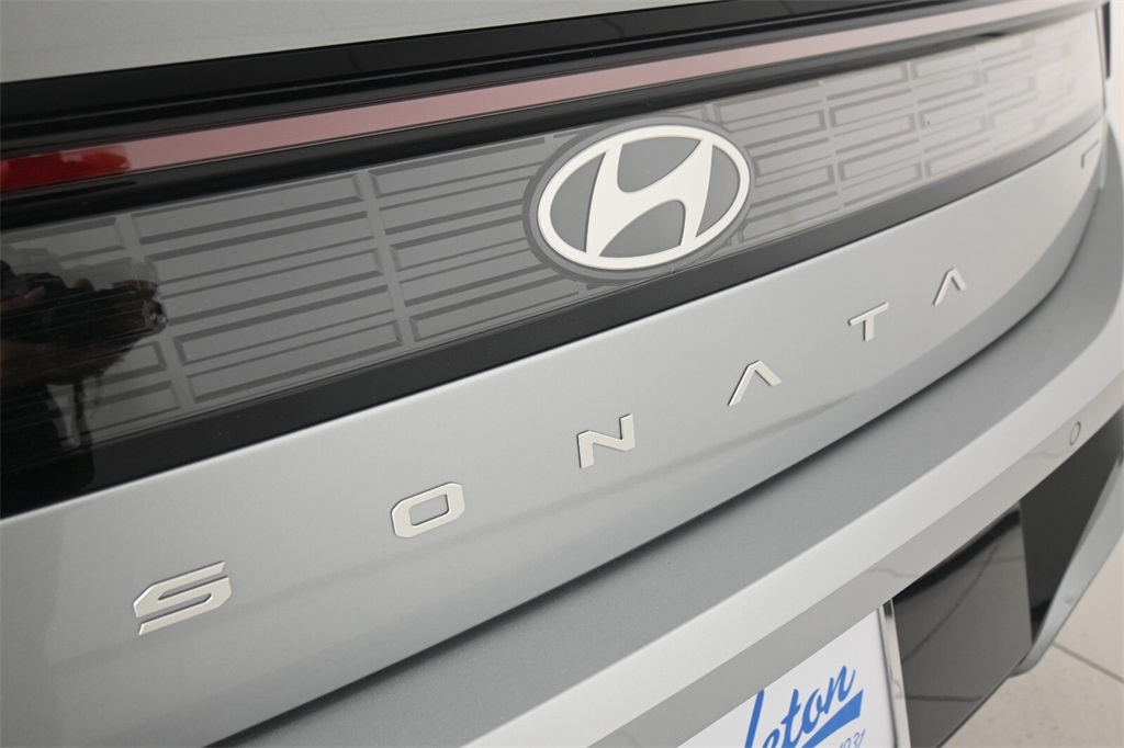 2024 Hyundai Sonata Hybrid Limited 8