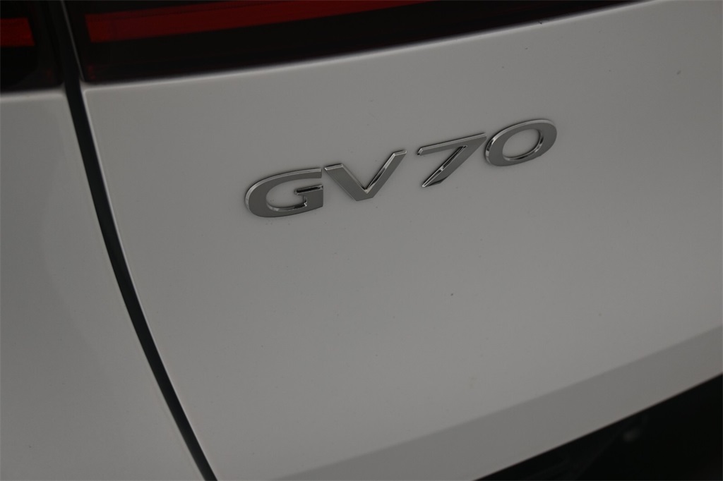 2024 Genesis GV70 3.5T Sport 8