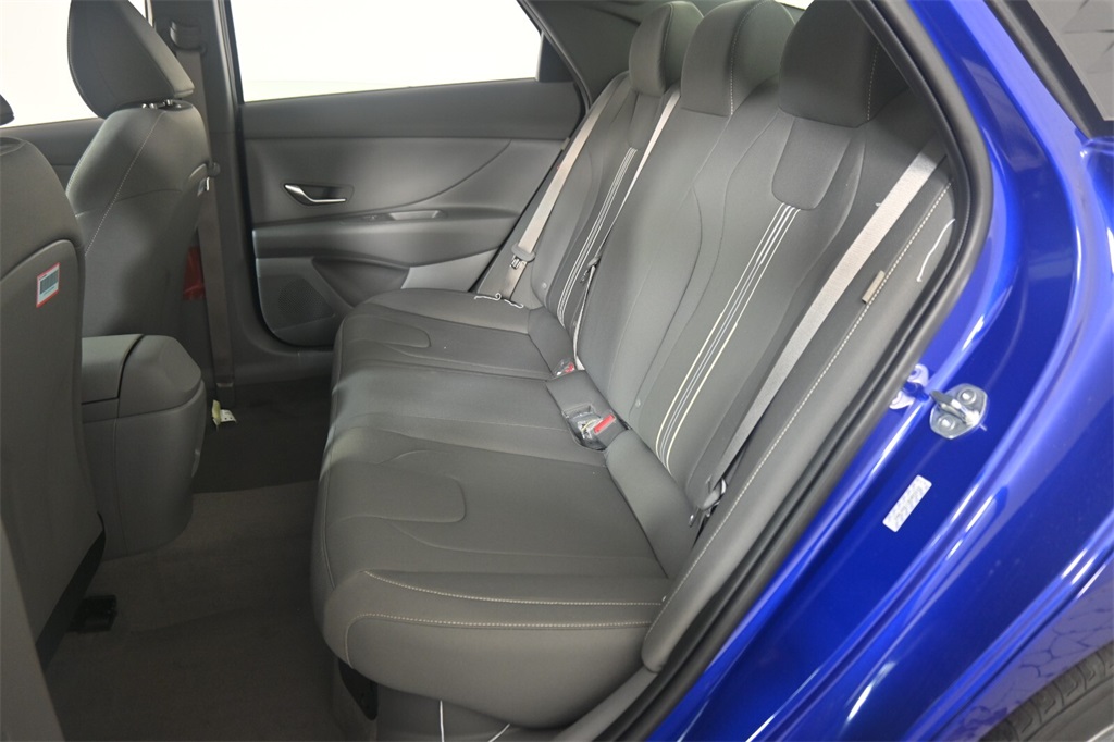 2024 Hyundai Elantra Hybrid Blue 19
