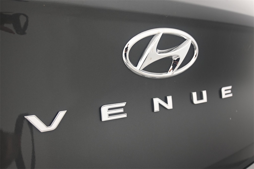 2024 Hyundai Venue Limited 8