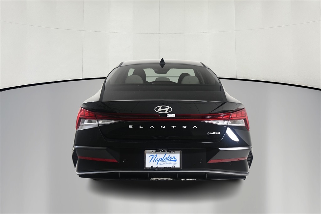 2024 Hyundai Elantra Limited 5