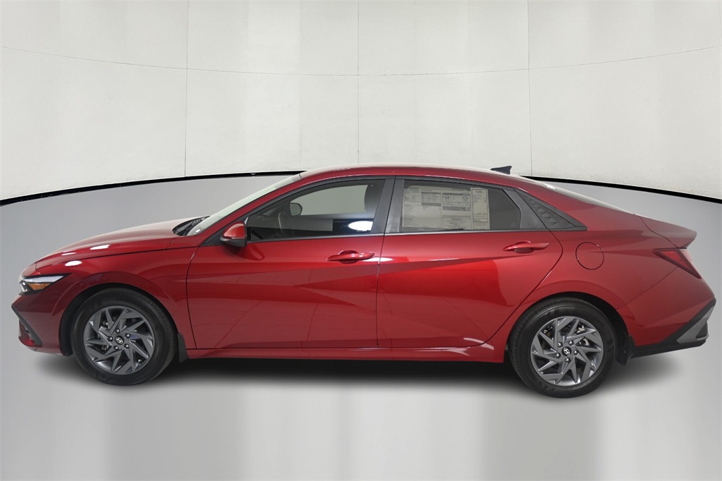 2024 Hyundai Elantra SEL 4