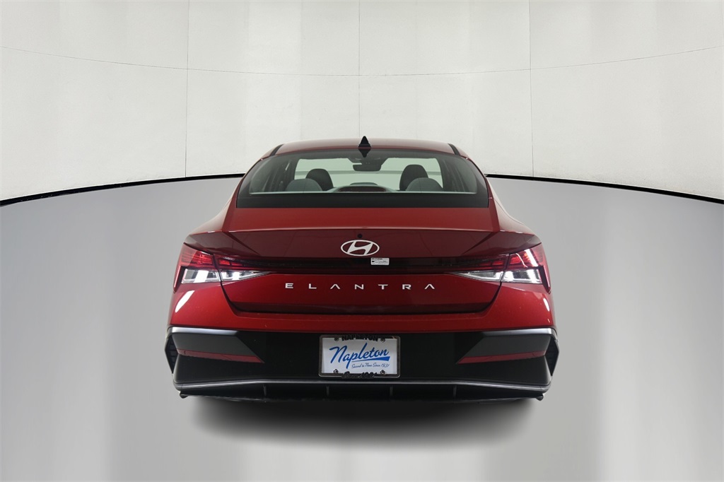 2024 Hyundai Elantra SEL 5