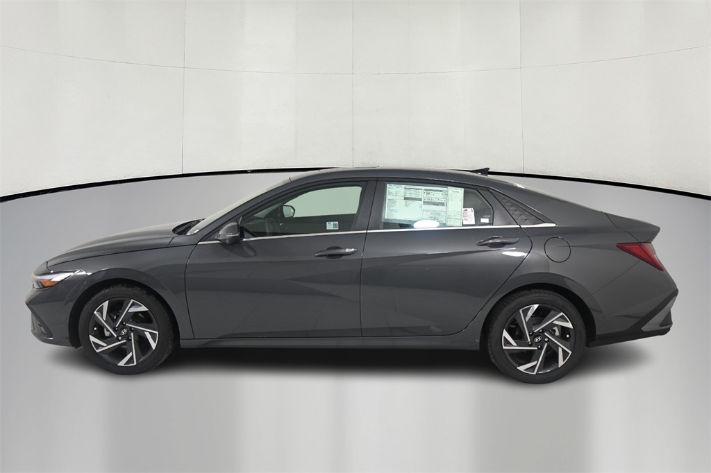 2024 Hyundai Elantra Limited 4