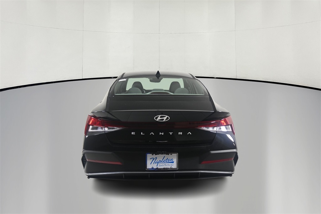 2024 Hyundai Elantra SE 5