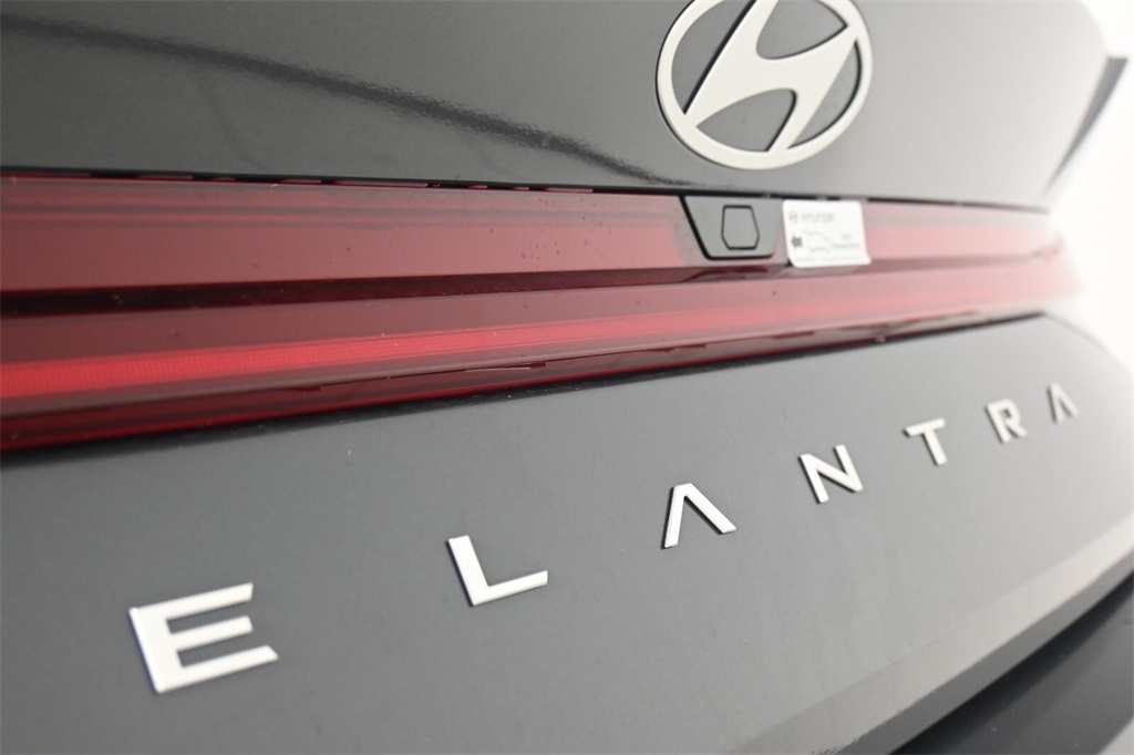 2024 Hyundai Elantra SEL 8