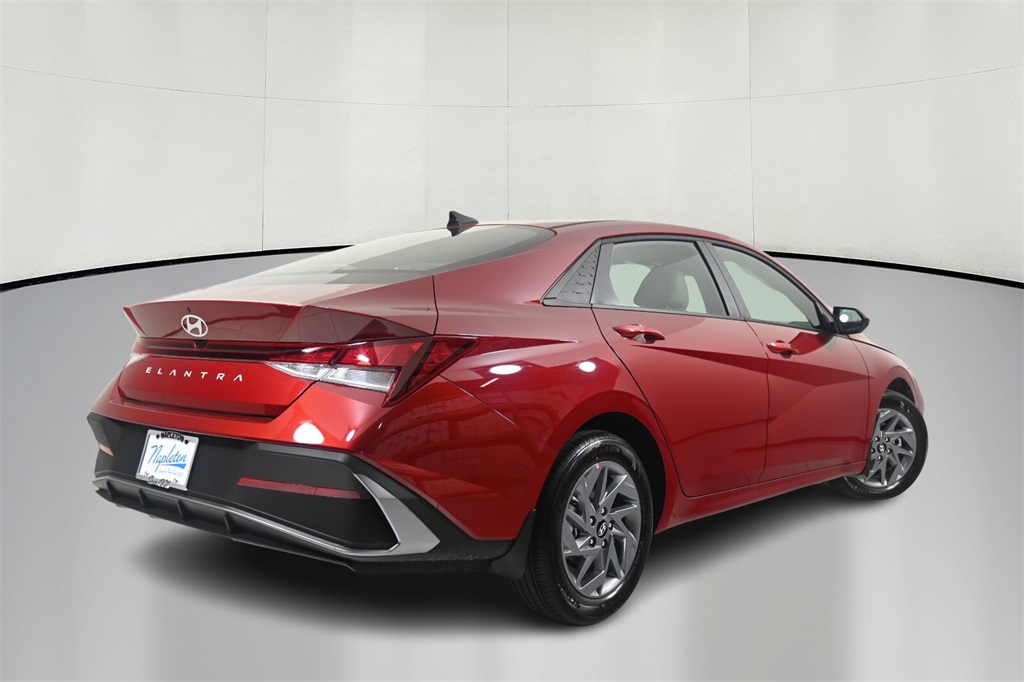 2024 Hyundai Elantra SEL 7