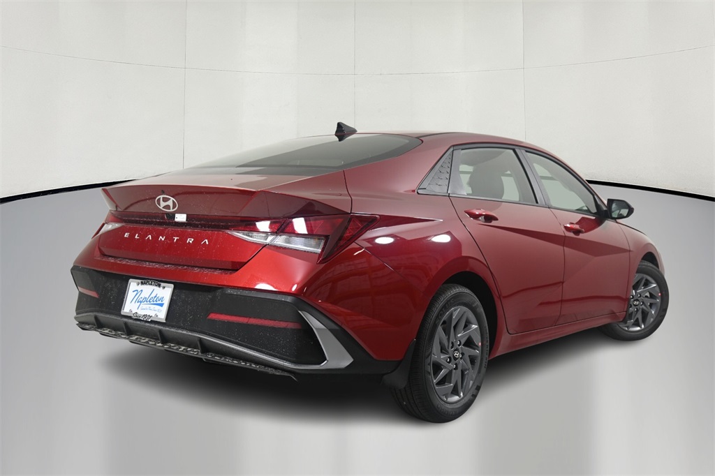 2024 Hyundai Elantra SEL 7