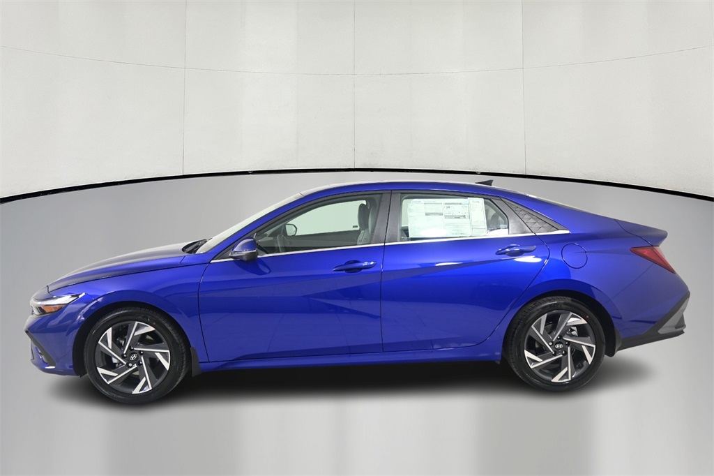 2024 Hyundai Elantra Limited 4