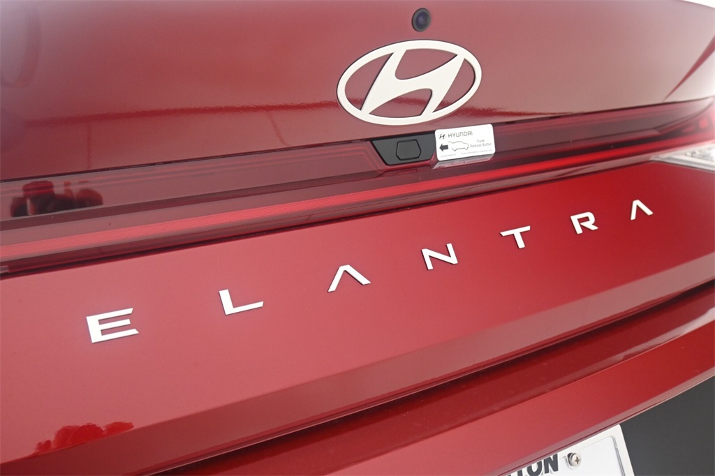 2024 Hyundai Elantra SEL 8