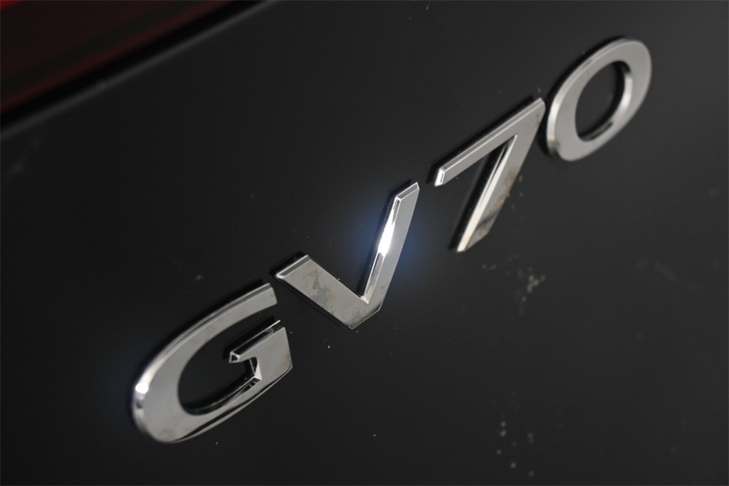 2025 Genesis GV70 2.5T 8