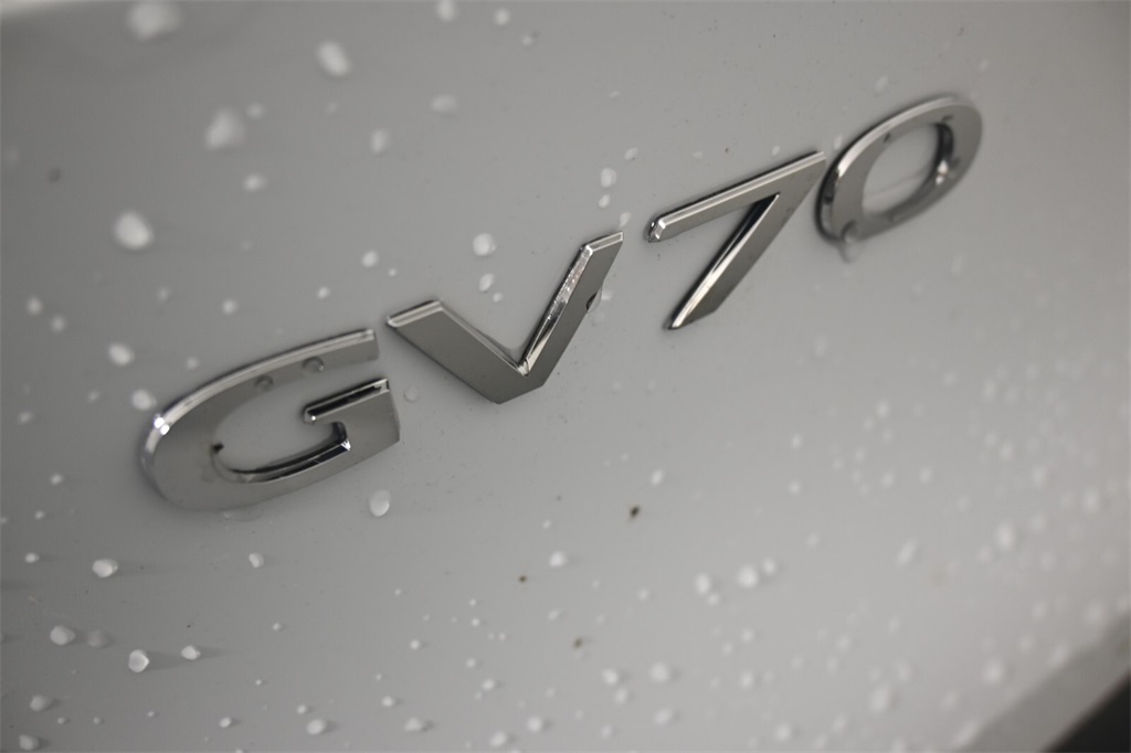 2025 Genesis GV70 3.5T Sport 8