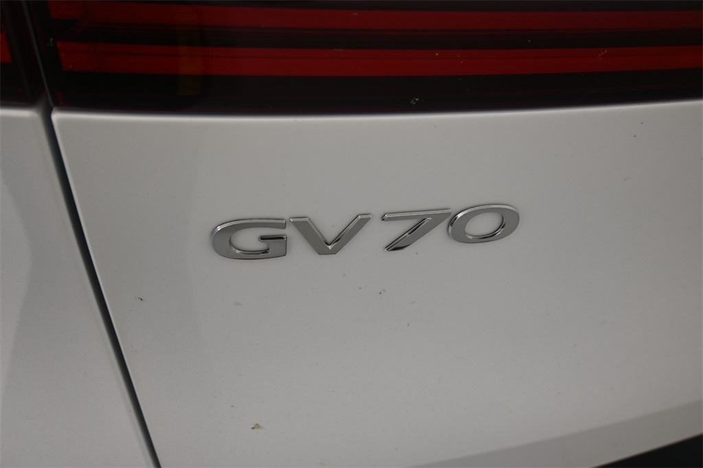 2025 Genesis GV70 2.5T 8