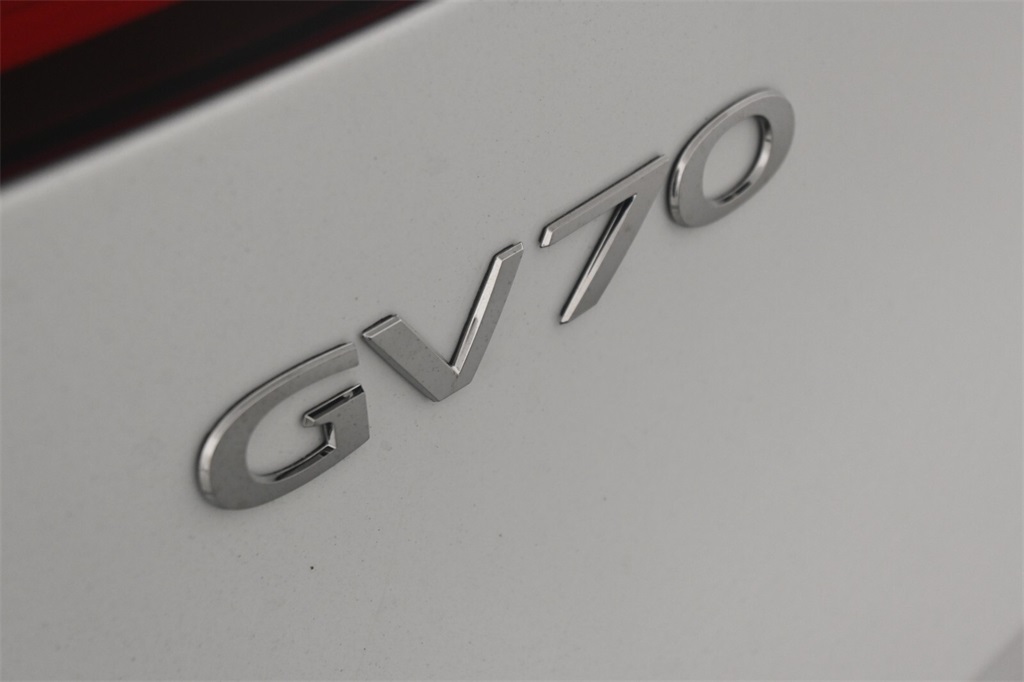 2025 Genesis GV70 2.5T 8