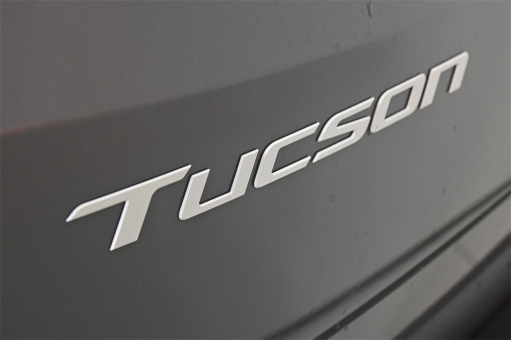 2025 Hyundai Tucson SE 8