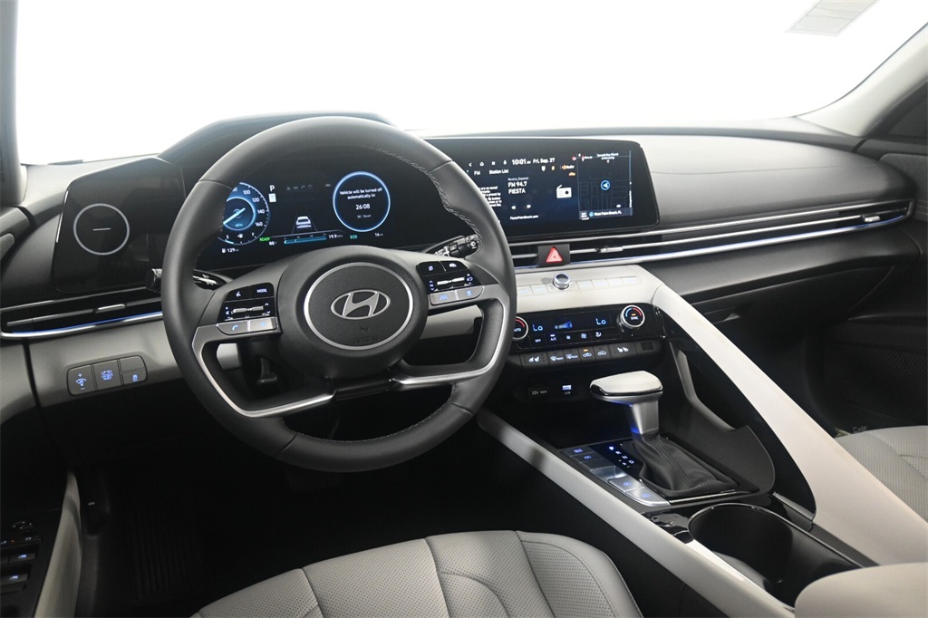 2025 Hyundai Elantra Hybrid Limited 11