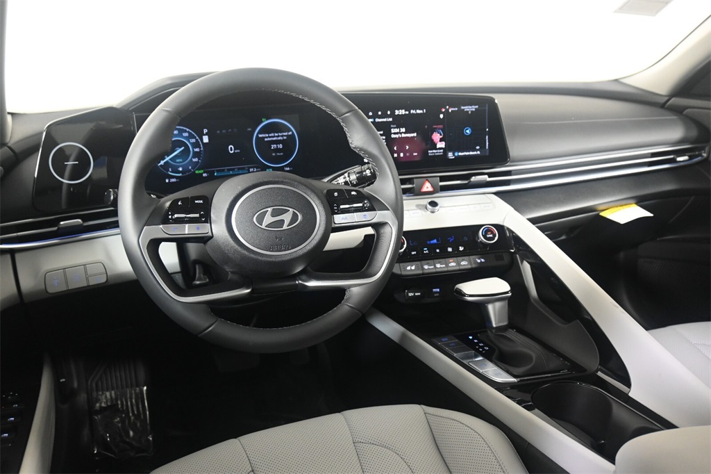 2025 Hyundai Elantra Hybrid Limited 11