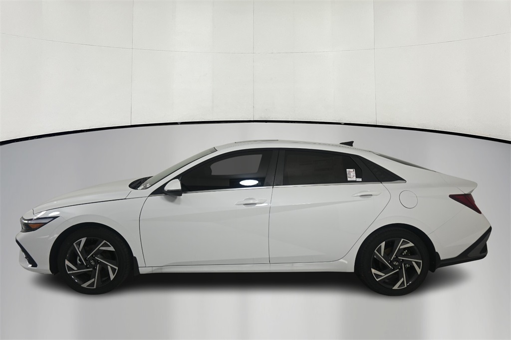 2025 Hyundai Elantra Hybrid Limited 4