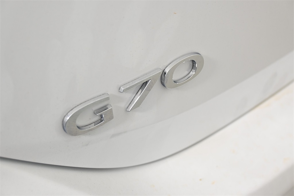 2025 Genesis G70 2.5T 8