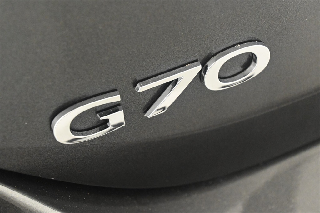 2025 Genesis G70 2.5T 8