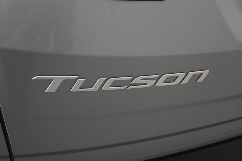 2025 Hyundai Tucson Hybrid Limited 8